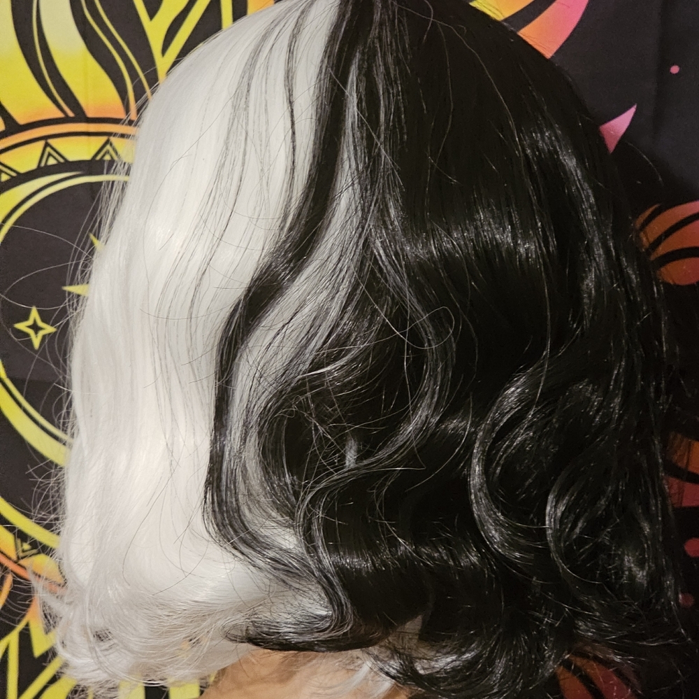 Wig - Picture 3 of 3